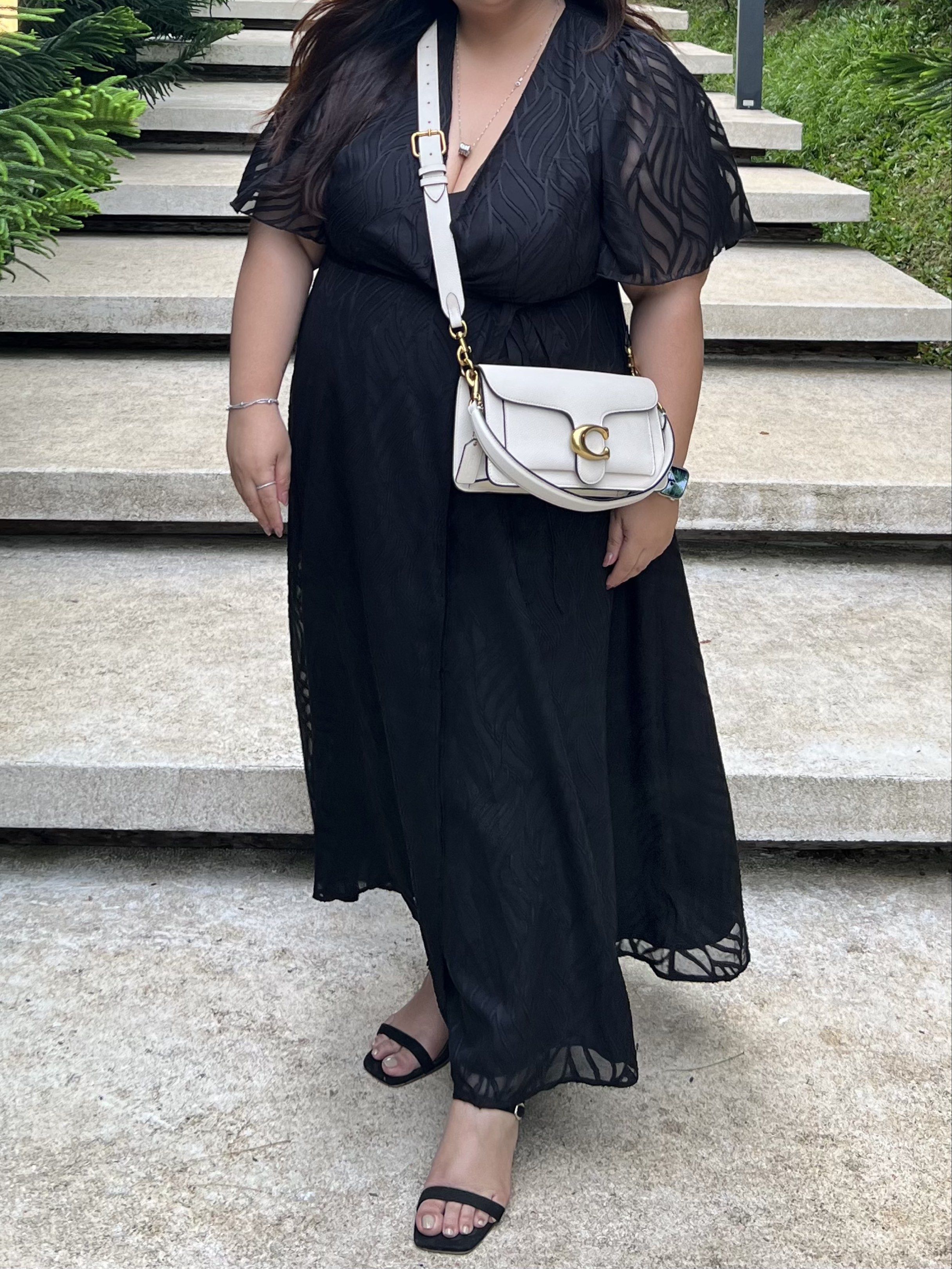 Plus Size Formal Dress (Black) (Category: Dresses) located in Pasig City. Submitted by cp0613 (Listing ID 1419614066, Image 1). Description: SRP PHP 1,100 used only once for a wedding when worn - 3rd photo dimensions - 4th photo RFS: will not use it anymore.