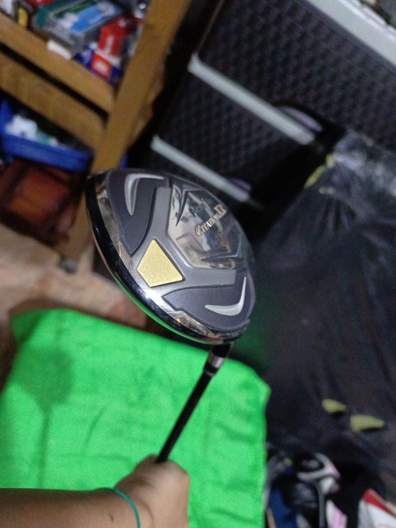 PowerBilt Citation XR Driver (Category: Golf) located in Manila. Submitted by yeonmei5614747 (Listing ID 1419640533, Image 3). Description: - PowerBilt Citation XR driver - Titanium face - 460cc head - Black shaft with PowerBilt branding - Black, textured grip - Silver and black club head design - Number "1" on top.