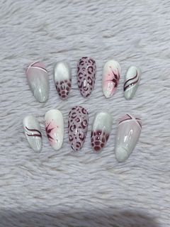(Category: ) located in . Submitted by sapphxcos (Listing ID 1419659089, Image 1). Description: .