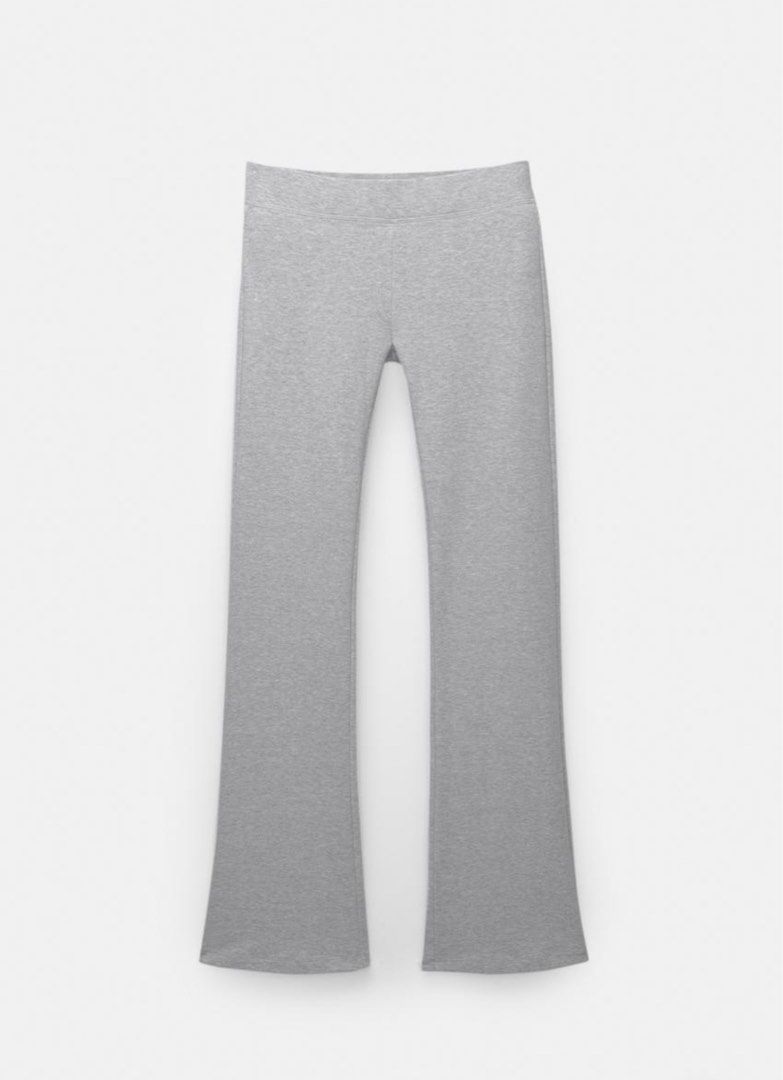Pull&Bear Gray Flare Leggings XS (Category: Other Bottoms) located in Manila. Submitted by shop.declutter (Listing ID 1419668285, Image 1). Description: Xs on tag Flared leg Made of soft, comfortable material Versatile styling options.