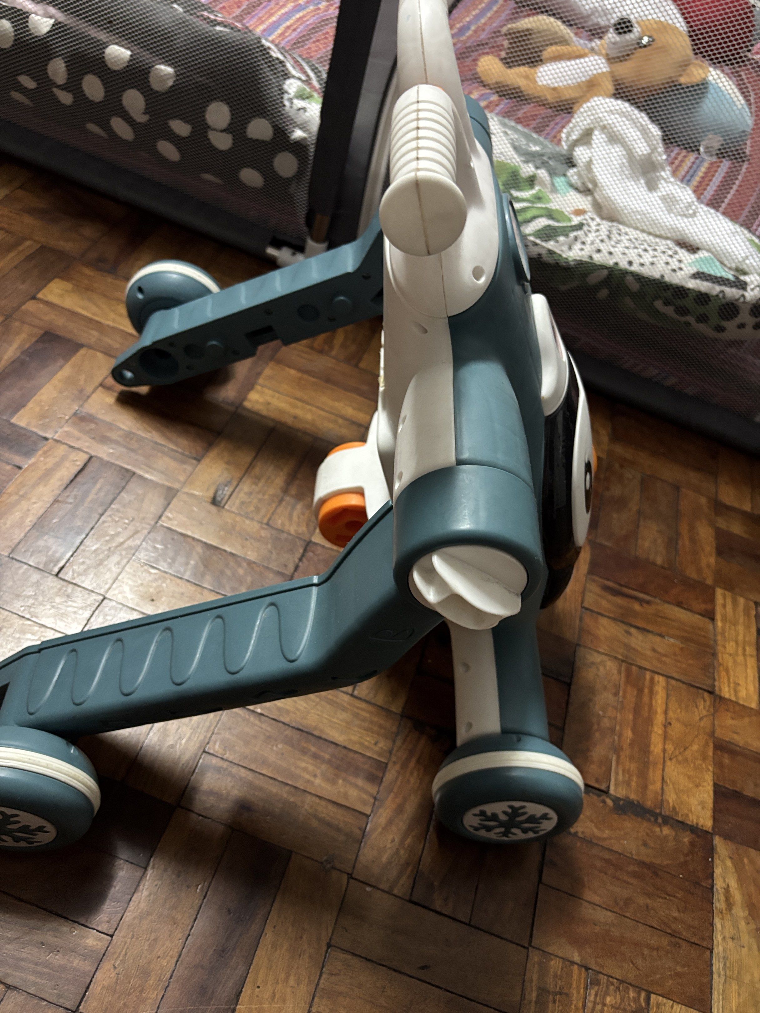 Push walker (Category: Infant Playtime) located in Manila. Submitted by ruthy1513 (Listing ID 1419691962, Image 3). Description: Selling slightly use push walker. Natambak lang LP posted super mura na yan.