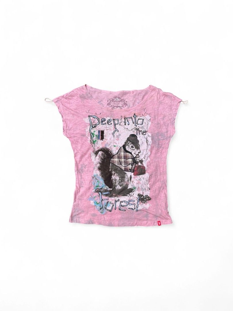 Rare EDC by ESPRIT Pink Graphic Top (Category: Others Tops) located in Davao. Submitted by wildhearts121 (Listing ID 1419669467, Image 1). Description: XS 18×25.5 Excellent Condition No Flaws.