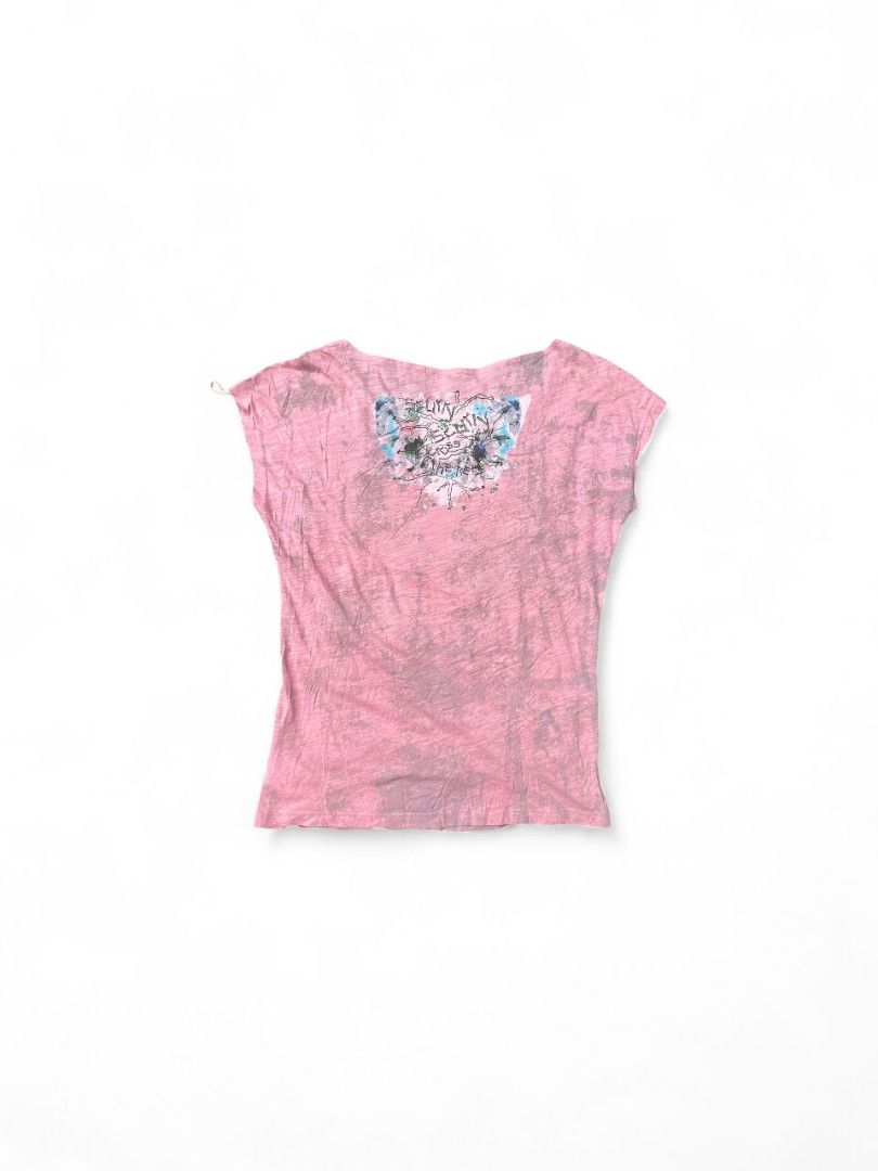 Rare EDC by ESPRIT Pink Graphic Top (Category: Others Tops) located in Davao. Submitted by wildhearts121 (Listing ID 1419669467, Image 2). Description: XS 18×25.5 Excellent Condition No Flaws.