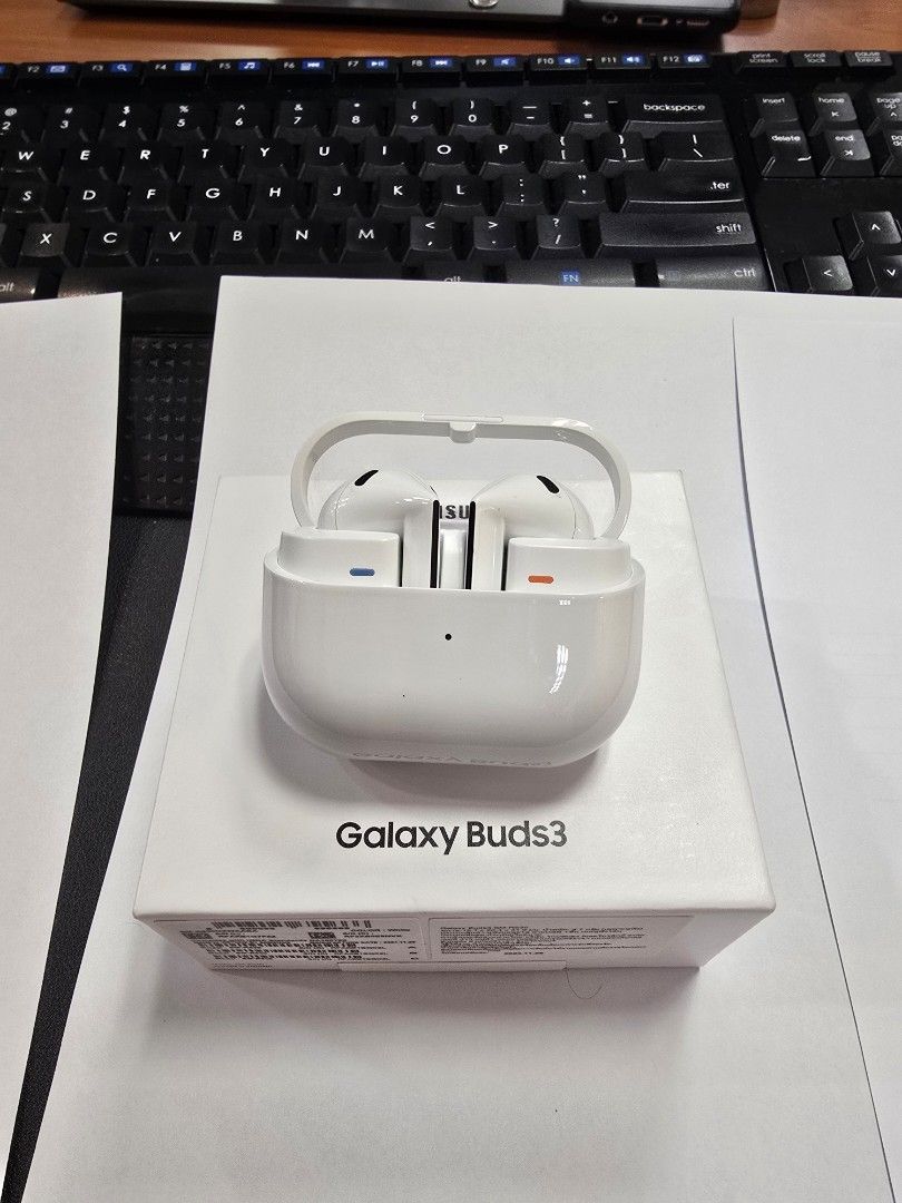 Samsung Galaxy Buds3 - like  New