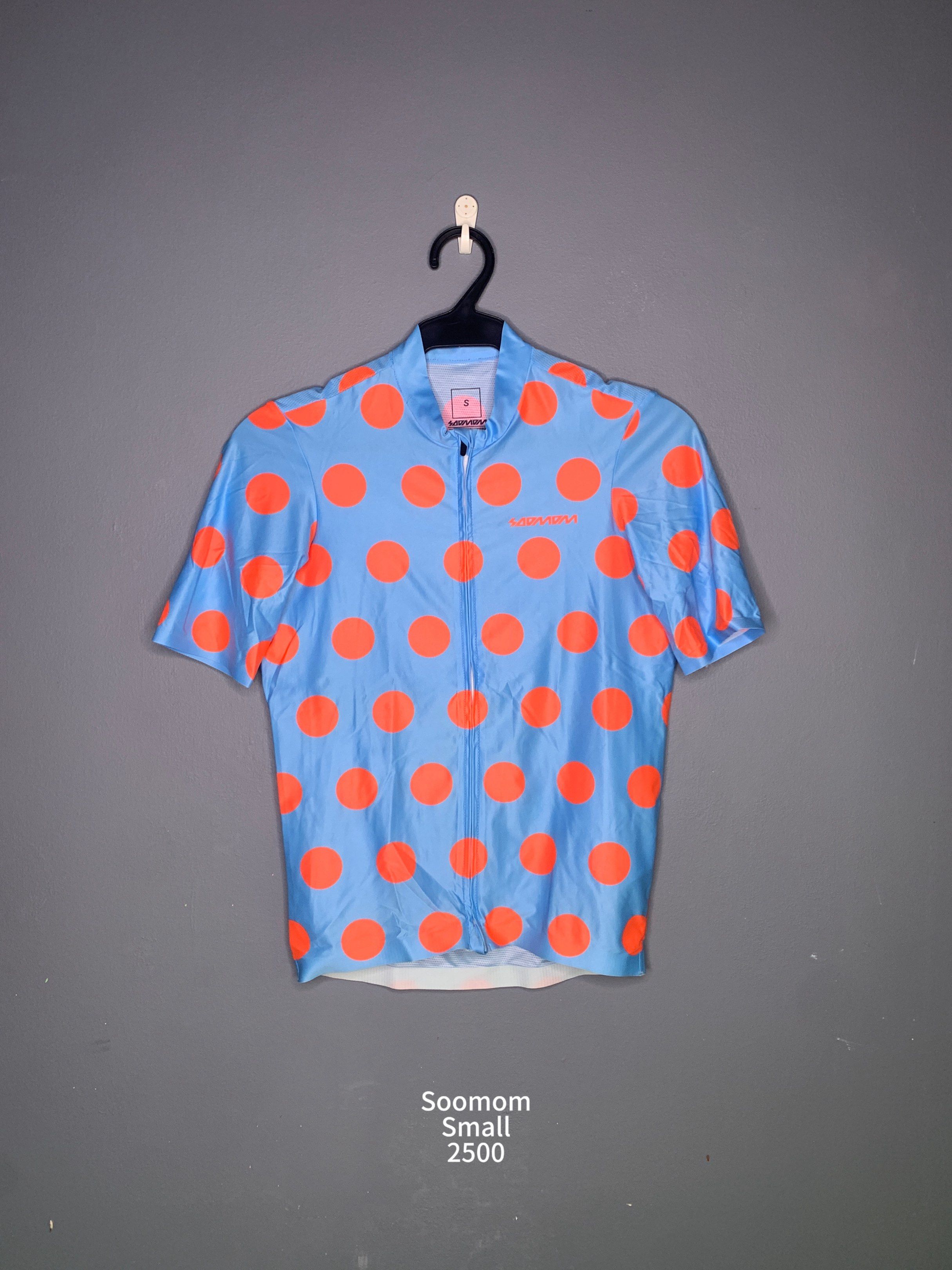 Soomom Cycling Jersey - Small (Category: Activewear) located in Muntinlupa City. Submitted by gretchtr (Listing ID 1419660782, Image 1). Description: Soomom cycling jersey Mens small Item coming from Alabang Muntinlupa Sf and booking c/o buyer Gcash payment.