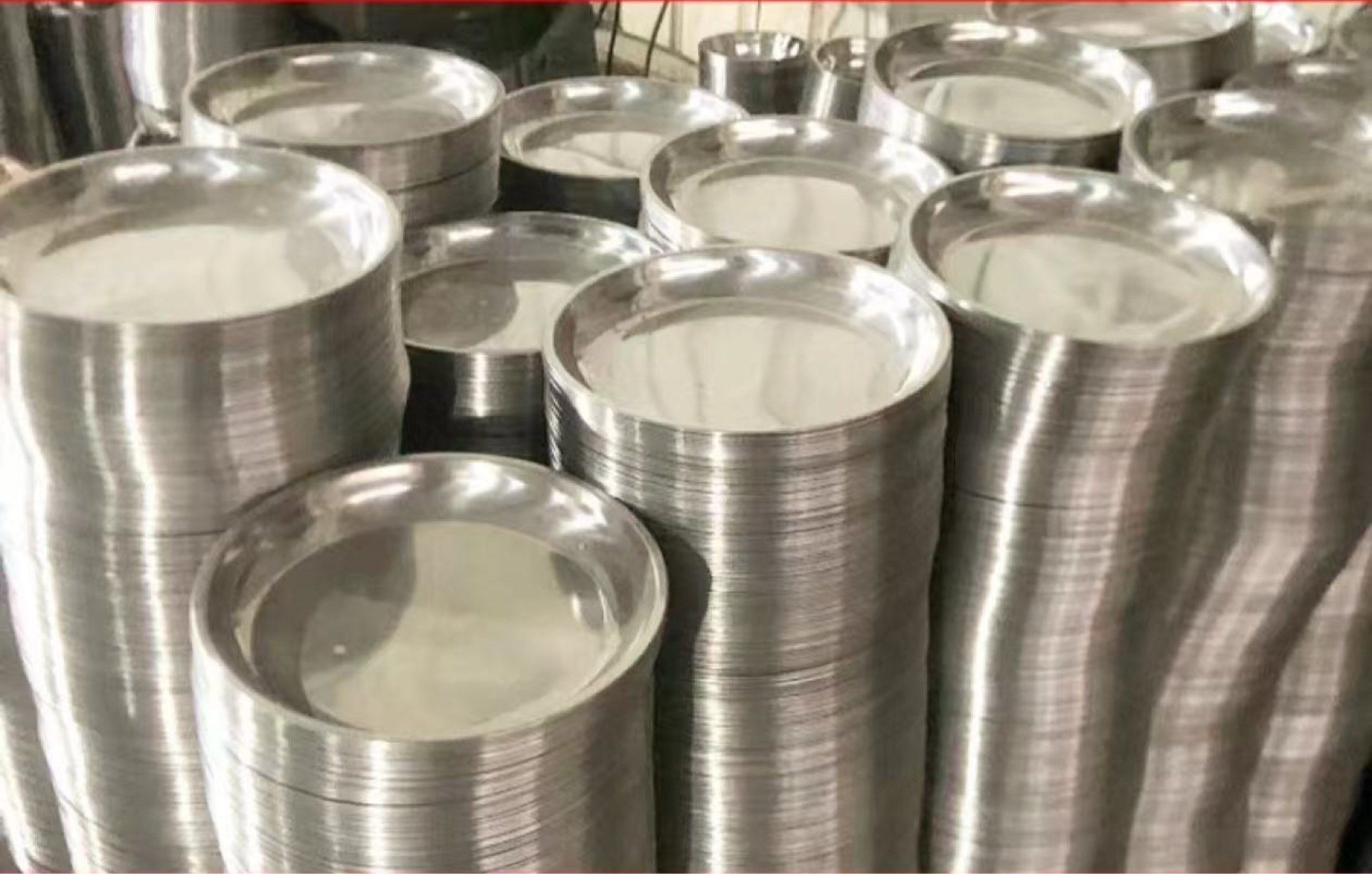 Stainless Steel Serving Plates - Easy to Clean446877762481049601