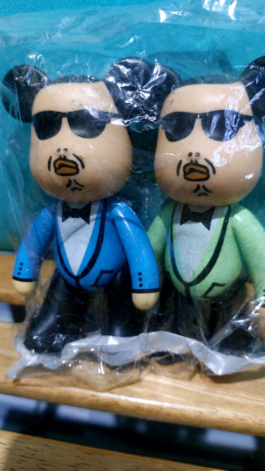 Style Toy Figures (Category: Figurines & Statues) located in Tarlac. Submitted by pen19722018 (Listing ID 1419749255, Image 1). Description: - New toy figures - Unique design: Black head and body - Colorful outfits - Available in blue and green - 'STYLE' printed on the front - Brand new, still in original packaging.