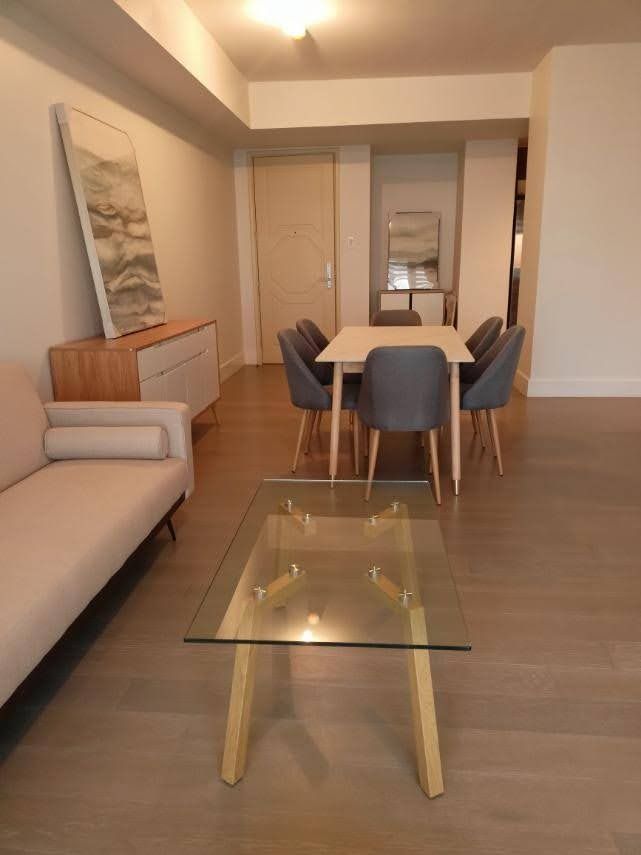 The Proscenium Residences 2 Bedrooms for RENT (Category: Apartments & Condos) located in Makati City. Submitted by lemontreerealestateinc. (Listing ID 1419610761, Image 1). Description: PROPERTY CODE: CRD23201 🏢 The Proscenium Residences 📍 Rockwell Center, Makati City Unit Details: • 2 Bedrooms • 121 Square Meter • Furnished • 1 Parking Slot • Php 160,000 FOR INQUIRIES: 📞 +63 939 930 2858 📧 inquiry@lemontree.com.ph 🌐 www.lemontree.com.ph Dis