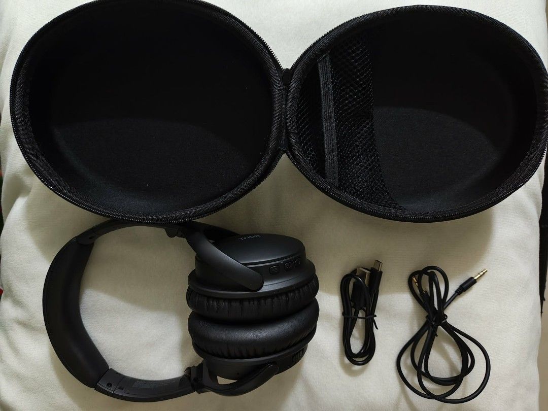 TRIBIT QuietPlus (Category: Headphones & Headsets) located in Manila. Submitted by crisurbano00117 (Listing ID 1419690219, Image 2). Description: Bluetooth Noise-Cancelling Headphones (Built-in microphone) Includes: Box USB cable (for charging) Jack cable (for laptop) Headphone bag Original price: 2,799.00 Selling price: 1,800.00 Condition: Good as new.