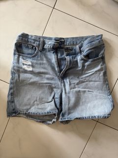 (Category: ) located in . Submitted by footmole (Listing ID 1419618476, Image 1). Description: .