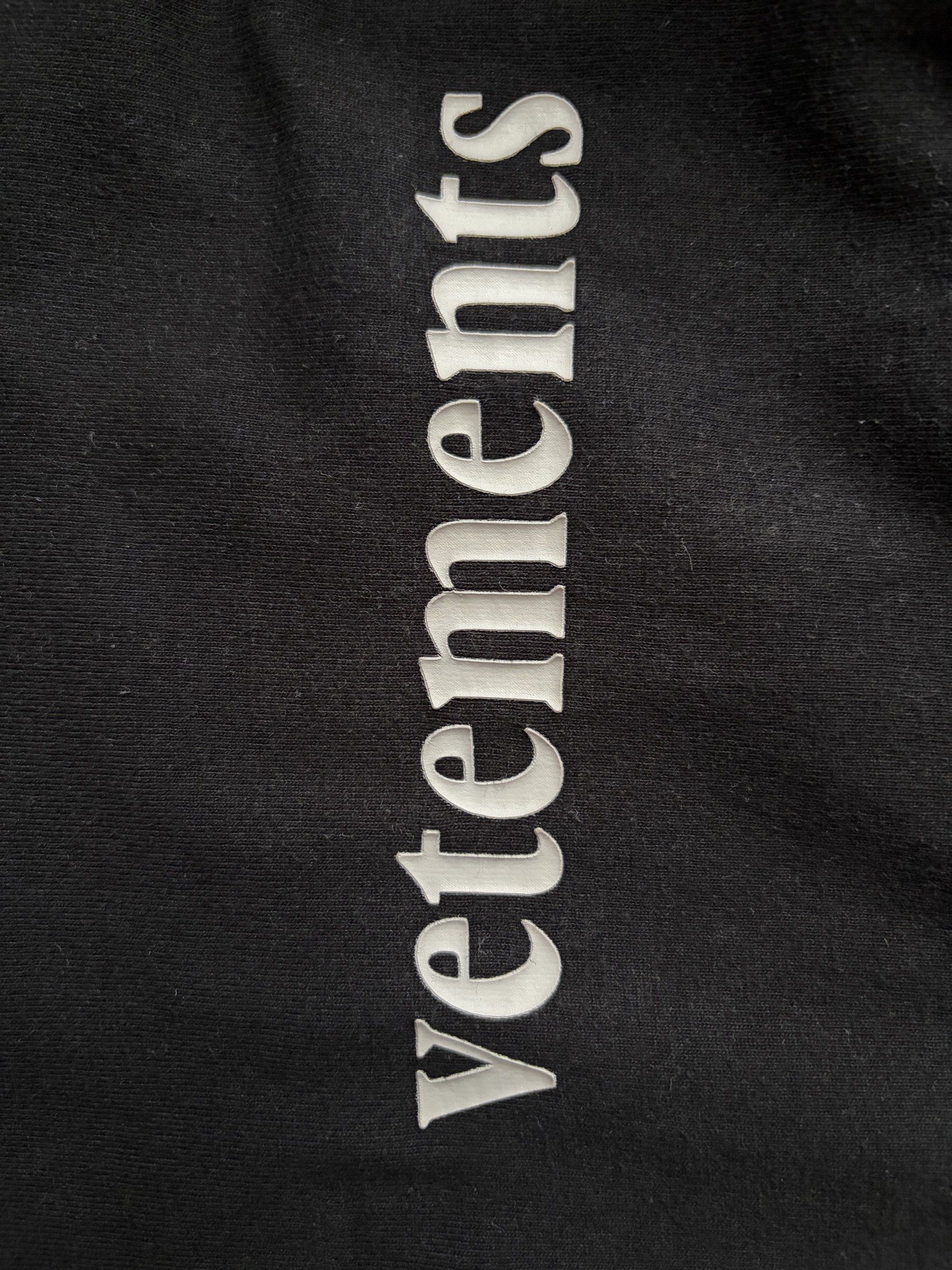 Vetements Priority Mail SS20 T-shirt (Category: Tshirts & Polo Shirts ) located in Pasig City. Submitted by noir_ (Listing ID 1419651976, Image 3). Description: tagged as small but fits m-l shoulder 20" width 22" length 25" (altered from 30") sleeve 9" a crack sa "m" on the logo but not that noticeable. some of the sharper edges nung letters are a little bit raised na rin. the patch/embroidery sa back side is good tho. i'd say 8/10 cond.