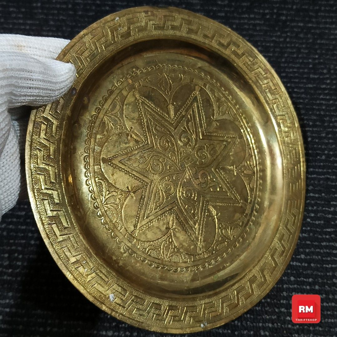 Vintage Moroccan Hammered Brass Display Plate | (Category: Wall Decor) located in Meycauayan. Submitted by redmants2011 (Listing ID 1419636328, Image 2). Description: Price Fixed Flash Express.