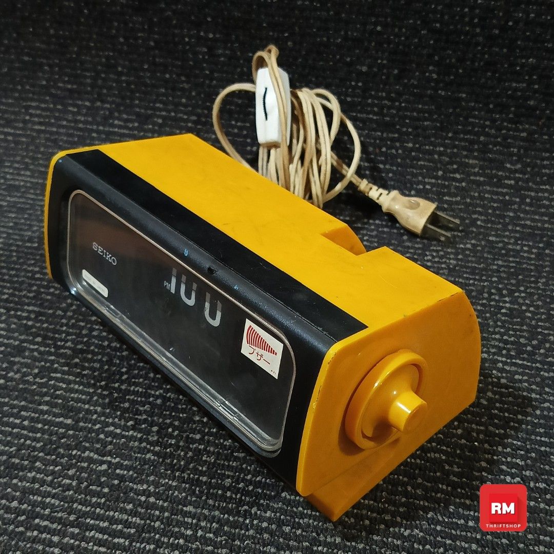 Vintage Seiko Flip Clock | F1 (Category: Clocks) located in Meycauayan. Submitted by redmants2011 (Listing ID 1419638518, Image 2). Description: Tested working As is 110V Japan Price Fixed Flash Express.