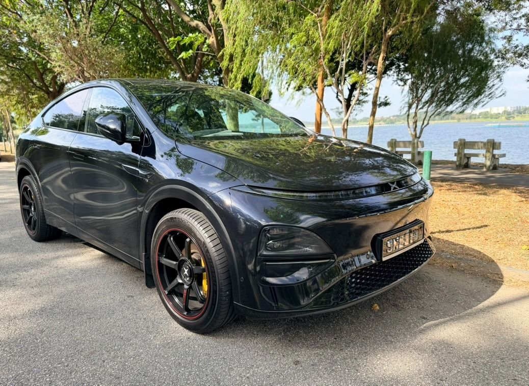XPENG G6 Electric (Category: Used Cars) located in Singapore. Submitted by justsomeleftover (Listing ID 1419666911, Image 1). Description: Features: 190 kW electric motor producing 255bhp & 440nm of torque. 66kWh battery with 435km range (WLTP). Rear wheel drive. View specs of the XPENG G6 Electric (2024) Accessories: Panoramic roof. Xopera sound system 18 speakers. Front electric seats. 20" sport rims. Xmart operating system. Description: XPremi