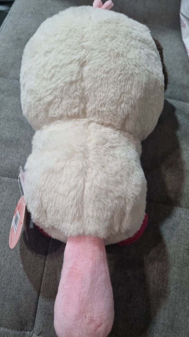 Zanhan Loopy Plush Toy (Category: Plushies & Soft Toys) located in Quezon City. Submitted by kcobs (Listing ID 1419637963, Image 2). Description: - Adorable Zanhan Loopy plush toy. - Features a cute pink face and white fur. - Unique design with chicken leg and other details. - Includes original tags. - Perfect for collectors or as a gift. - Soft and huggable. - purchased in Korea last January .