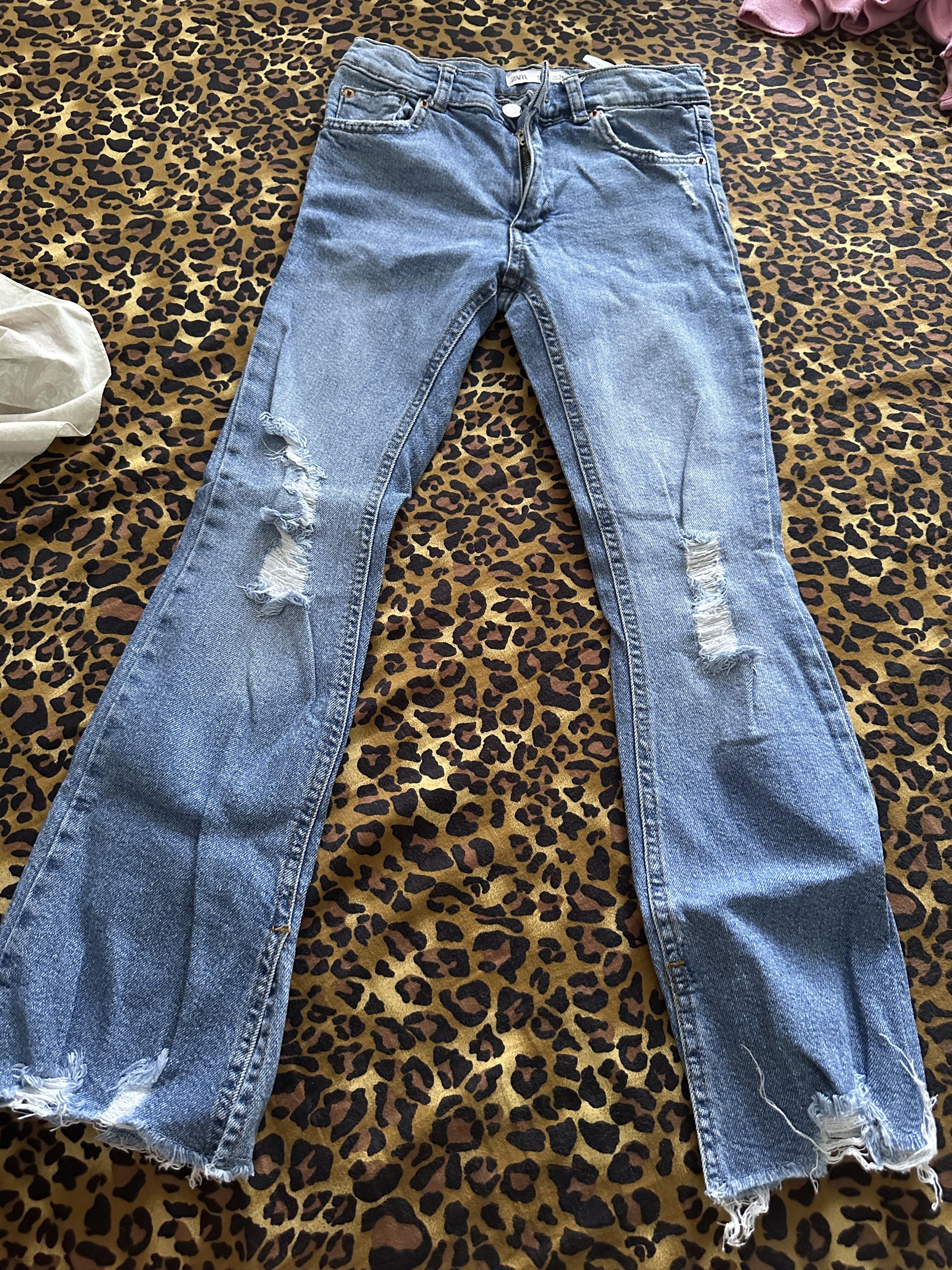 Zara Kids Flare Jeans Size 10 (Category: Babies & Kids Fashion) located in Baybay. Submitted by styleonpoint (Listing ID 1419620821, Image 3). Description: - Zara Kids flare jeans - Size 10 - Light blue wash - Distressed details - Classic five-pocket design - Flared leg opening - Made in Pakistan - Perfect for everyday wear Nice color of jeans, can pair with any top. Slight stretch material it's very comfy and trendy pair of jeans .
