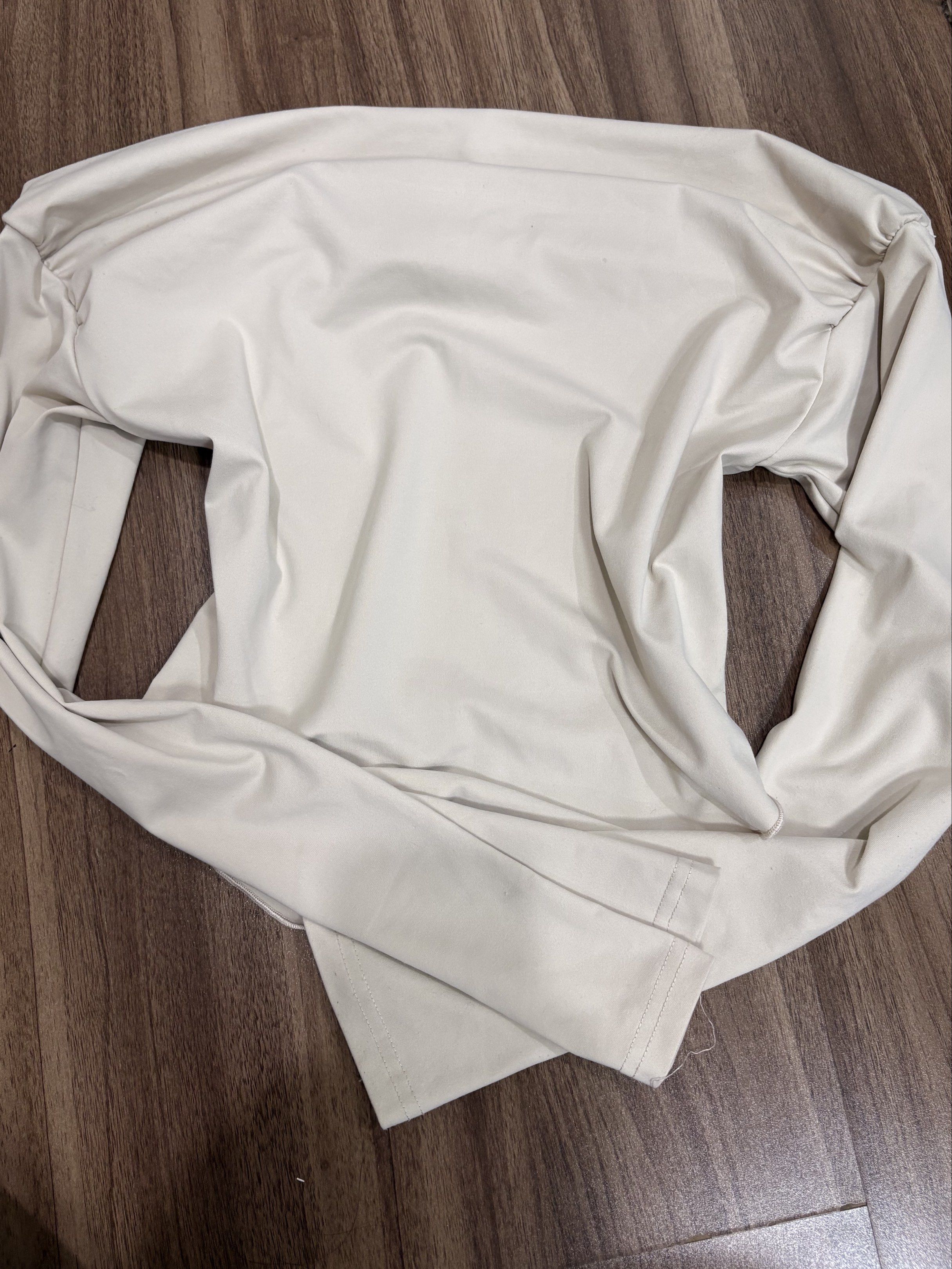 3x Asymmetrical Long Sleeve Top (Category: Longsleeves) located in Manila. Submitted by multivers.closet (Listing ID 1419839914, Image 1). Description: small to medium fit sold together for the price of ₱300 per piece: ₱100.
