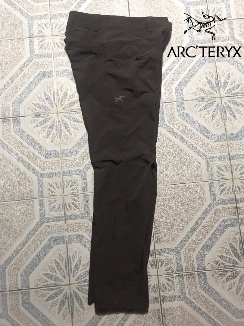Arcteryx Men Commuter Trouser Pants (Category: Jeans) located in Manila. Submitted by blackdmnd_stuff (Listing ID 1419819469, Image 2). Description: Authentic/legit Oldskul tags Excellent Condition to new No Damage No issue Color Condition:10/10 Can used pang office semi formal attire, pang hiking, etc Quickdy fabric Lightweight Embroidered logo Two front and rear pocket One zippered pocket sa thigh area. Color: choco Brown Size:28 on tag Waist:3