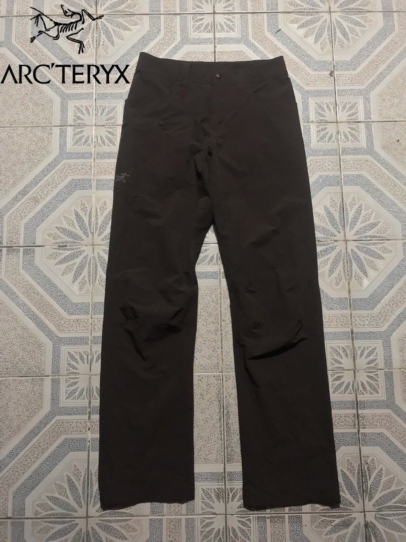 Arcteryx Men Commuter Trouser Pants (Category: Jeans) located in Manila. Submitted by blackdmnd_stuff (Listing ID 1419819469, Image 1). Description: Authentic/legit Oldskul tags Excellent Condition to new No Damage No issue Color Condition:10/10 Can used pang office semi formal attire, pang hiking, etc Quickdy fabric Lightweight Embroidered logo Two front and rear pocket One zippered pocket sa thigh area. Color: choco Brown Size:28 on tag Waist:3