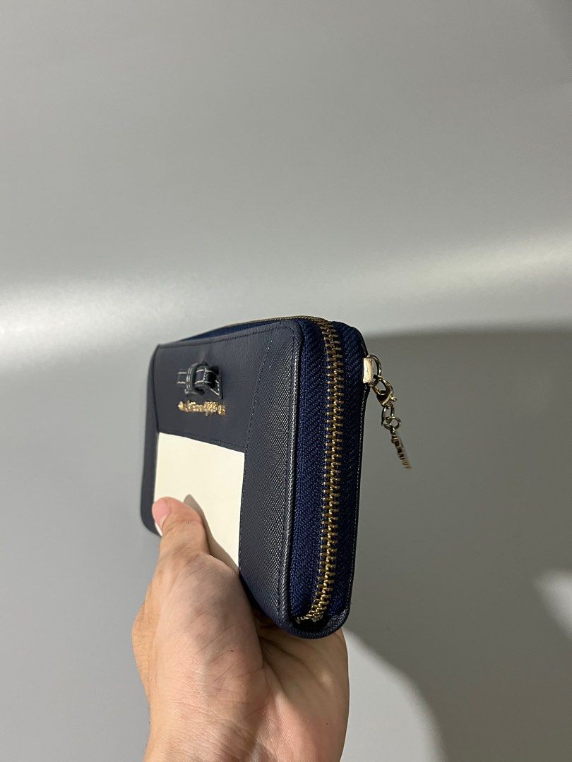 Authentic Liz Lisa Primevere Long Wallet (Category: Wallets & Card holders) located in Manila. Submitted by johncarylph (Listing ID 1419814108, Image 3). Description: Good as new Made in Japan.