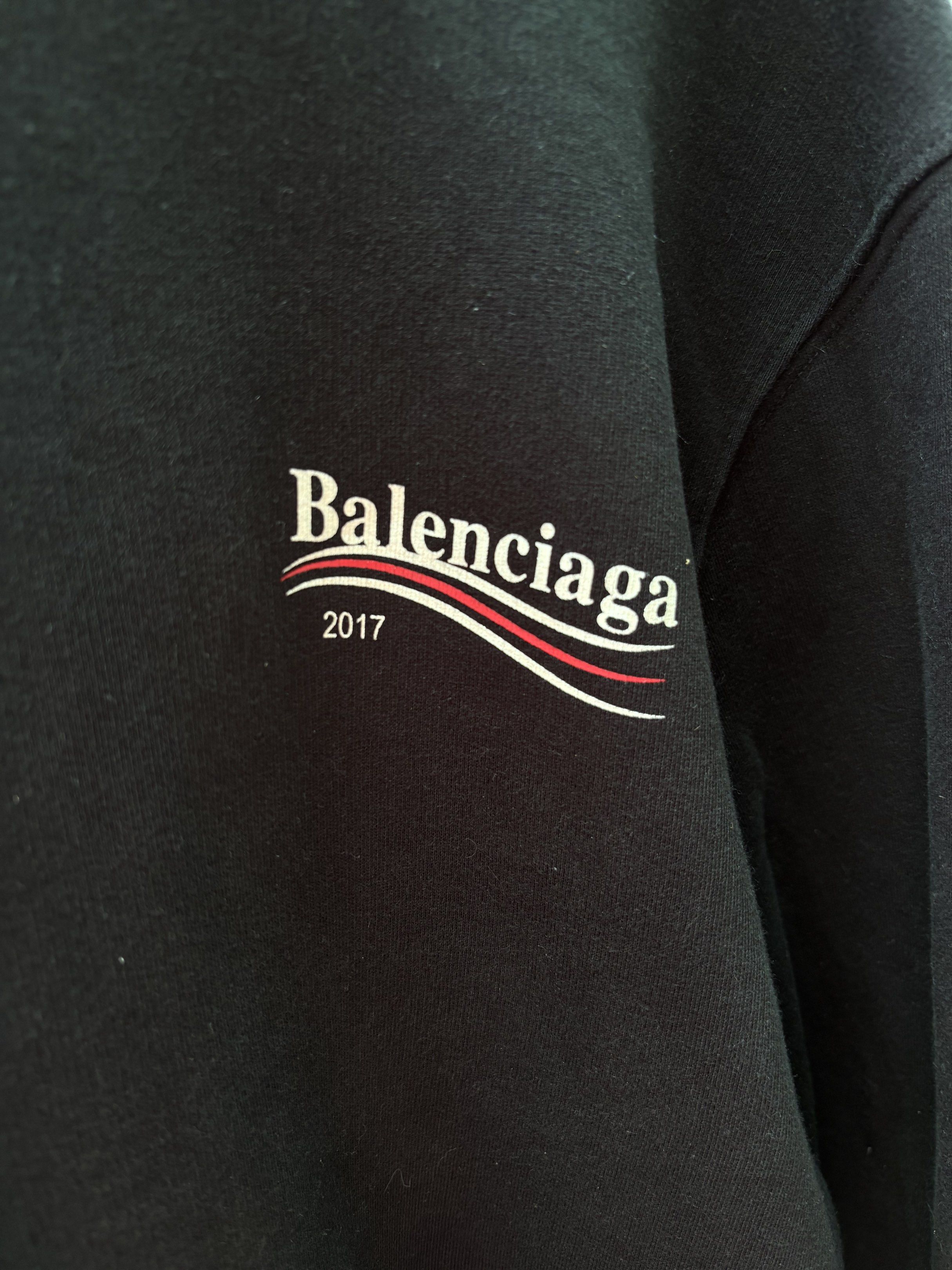 Balenciaga 2017 Hoodie (Category: Hoodies) located in Bulacan. Submitted by vckssn (Listing ID 1419849352, Image 2). Description: last price already/non-negotiable dimensions: 25 width 28 length best fit xl-2xl complete tags no issue color rate: 9.5/10.