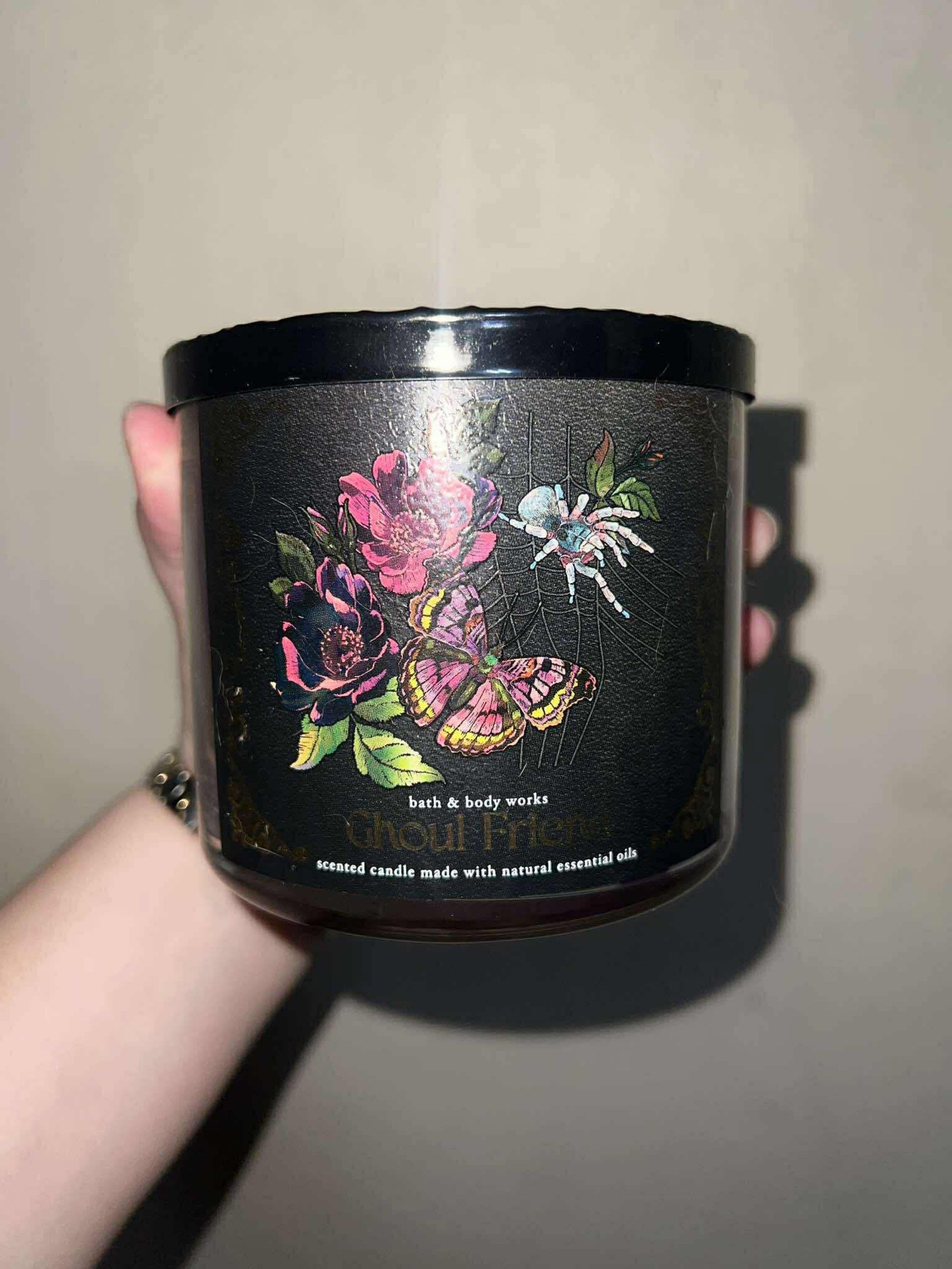 Bath and Body Works 3 wick scented candle (Category: Home Fragrance) located in Quezon City. Submitted by elsa_592 (Listing ID 1419892917, Image 1). Description: .