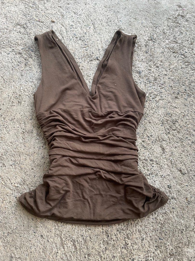y2k Bebe Deep V-neck Body Hugging Halter Top (Category: Sleeveless) located in Manila. Submitted by sentinelya (Listing ID 1419883341, Image 2). Description: S-M.