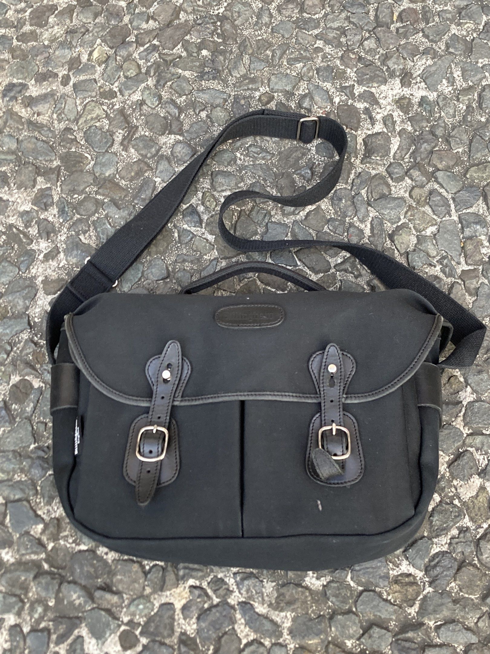 Billingham Hadley Pro Messenger Bag - Black (Category: Sling Bags) located in Quezon City. Submitted by janisu0303 (Listing ID 1419964625, Image 1). Description: - Billingham Hadley Pro messenger bag - Color: Black - 6500 php - good condition - Made in England - Main compartment with green interior - Includes shoulder strap - Leather accents - Two front pockets - Top handle - wala lang dividers nya sa loob - Fairview area meetups Or shipping Fils