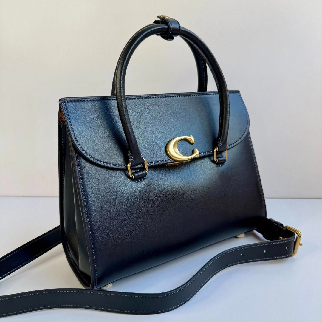 Broome Carryall Bag (Category: Luxury Bags & Wallets) located in Manila. Submitted by luminosabags.ph (Listing ID 1419937921, Image 2). Description: Length: 10.25" Height: 7.75" Width: 4.5" Inclusion: Paper bag, dustbag, gift receipt & card. ✉ Available ONHAND .