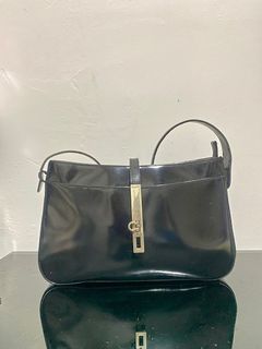 (Category: ) located in . Submitted by preloved_stellar27 (Listing ID 1419955860, Image 1). Description: .