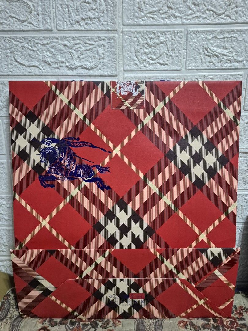 Burberry paperbag (latest) (Category: Luxury Accessories) located in Pasig City. Submitted by luxbox_acc (Listing ID 1419885206, Image 2). Description: big size.