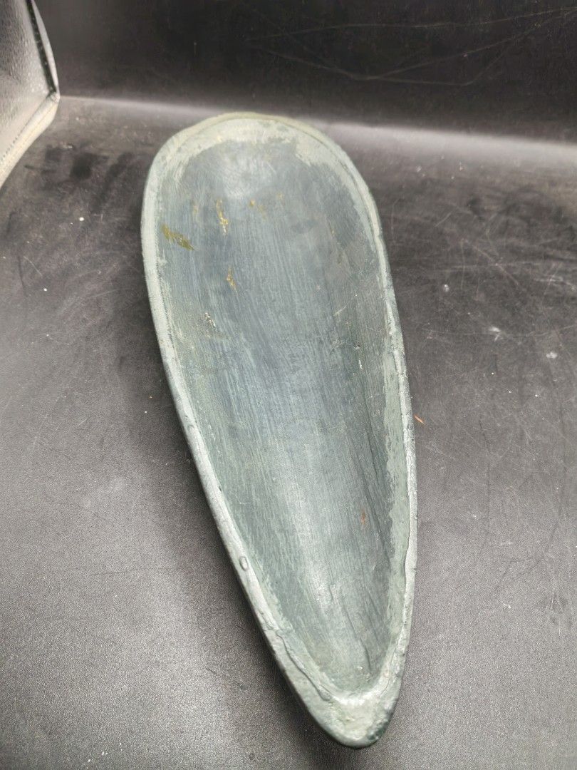 Ceramic Decorative Dish (Category: Other Kitchenware & Tableware) located in Cebu City. Submitted by dudes_villanueva (Listing ID 1419809373, Image 2). Description: Ceramic Decorative Dish 📌In excellent condition L11.75xW4.25xH1.75 in .
