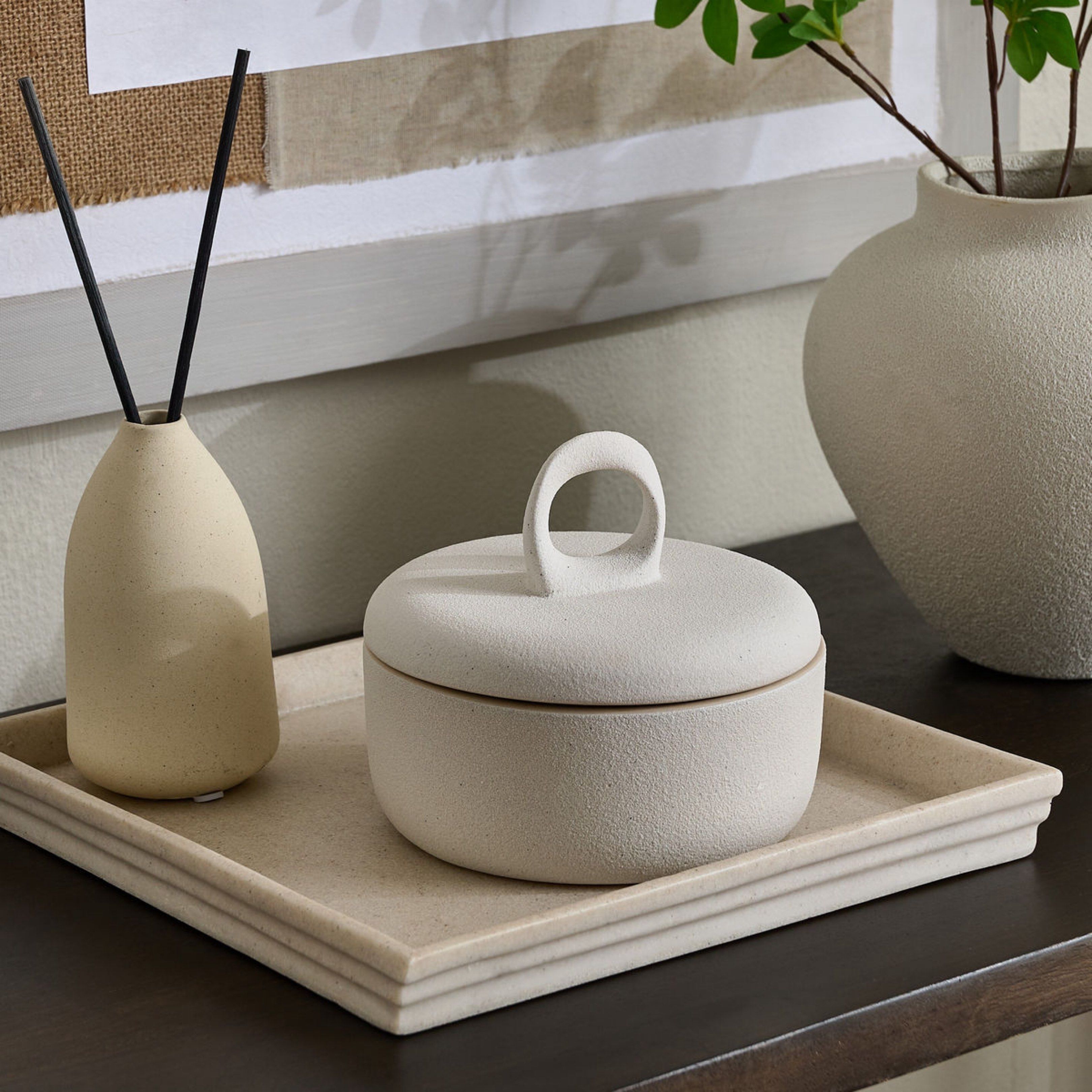 Ceramic Divided Jewellery Dish (Category: Other Kitchenware & Tableware) located in Mandaluyong City. Submitted by home_box.ae (Listing ID 1419807424, Image 1). Description: .