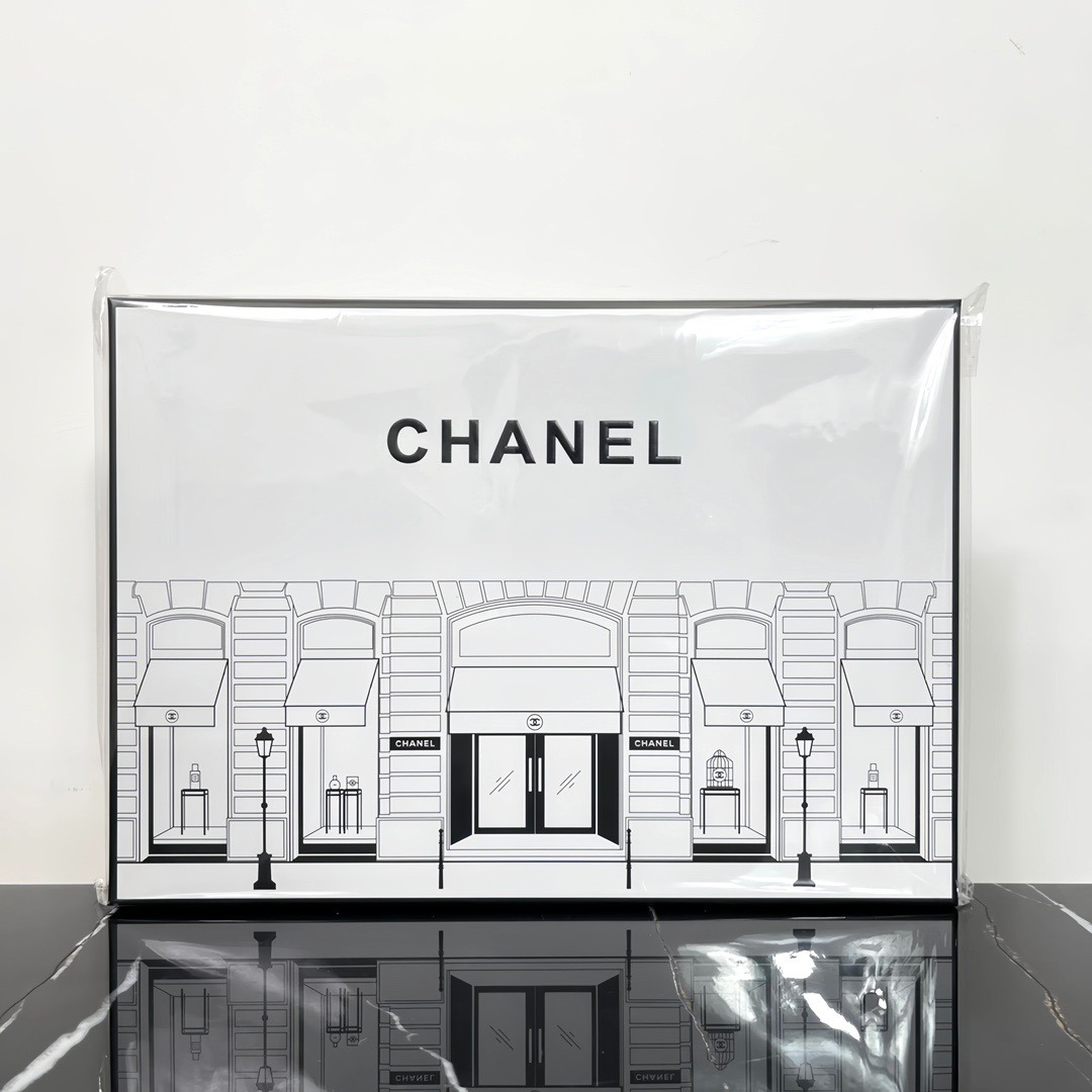 Chanel Perfume Sampler 12-piece set one! 7.5ml × 12 inside hor!, Beauty ...