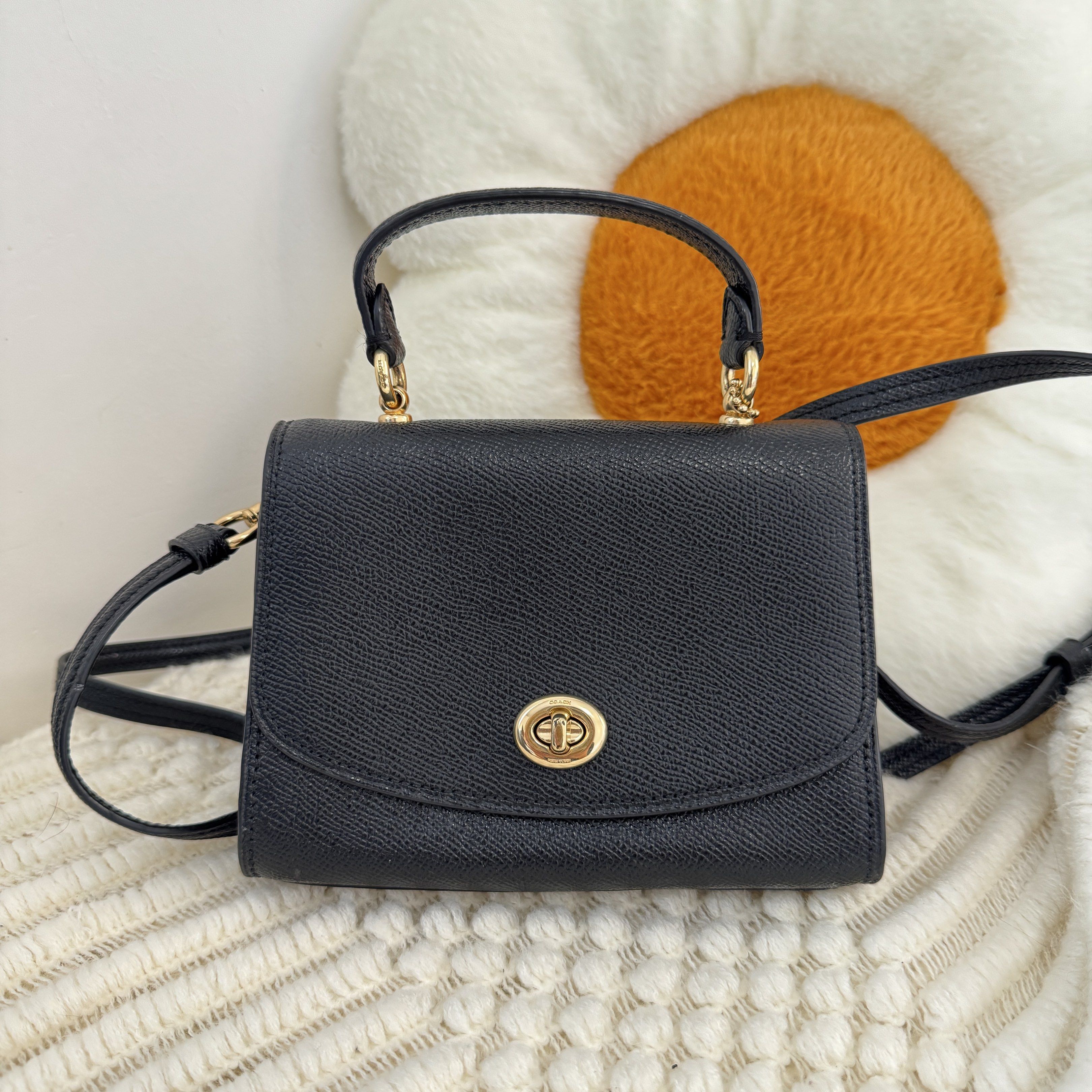 Coach Micro Tilly Bag (Category: Luxury Bags & Wallets) located in Bulacan. Submitted by ayin.drb (Listing ID 1419939529, Image 1). Description: 💯 Authentic Personal pre-loved 🤍 in good condition ✨ Flaws - with tiny dot lang sa leather, and maliit na bakbak sa creed.