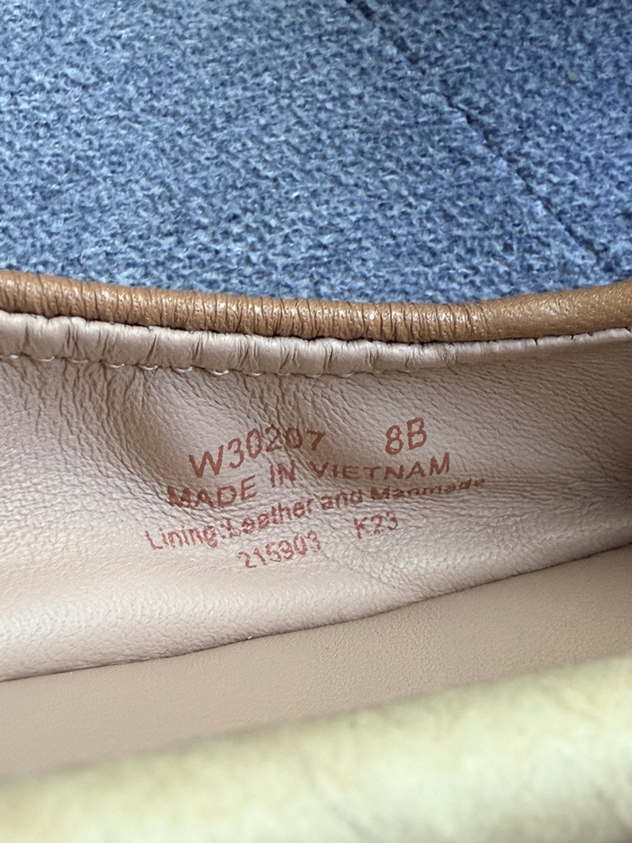 Cole Haan GrandOS Leather Flats - Tan (Category: Flats & Sandals) located in Quezon City. Submitted by onna.kaizen (Listing ID 1419788331, Image 3). Description: - Cole Haan GrandOS leather flats - Color: Tan - Size: 8B - Made in Vietnam - Features bow detail with gold-tone hardware - GrandOS technology soles - Leather and manmade lining - Unworn condition - Includes original shoe trees.