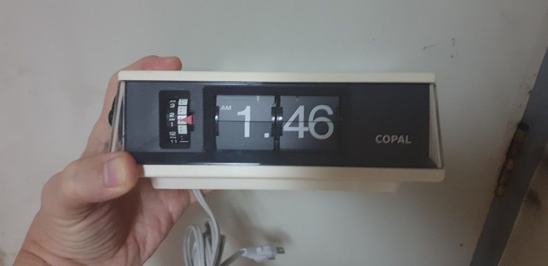 Copal Flip Clock (Category: Clocks) located in Manila. Submitted by zandre615 (Listing ID 1419956786, Image 3). Description: Copal flip clock for sale Good working condition, alarm working 100V AC 60 hz Manila atea.