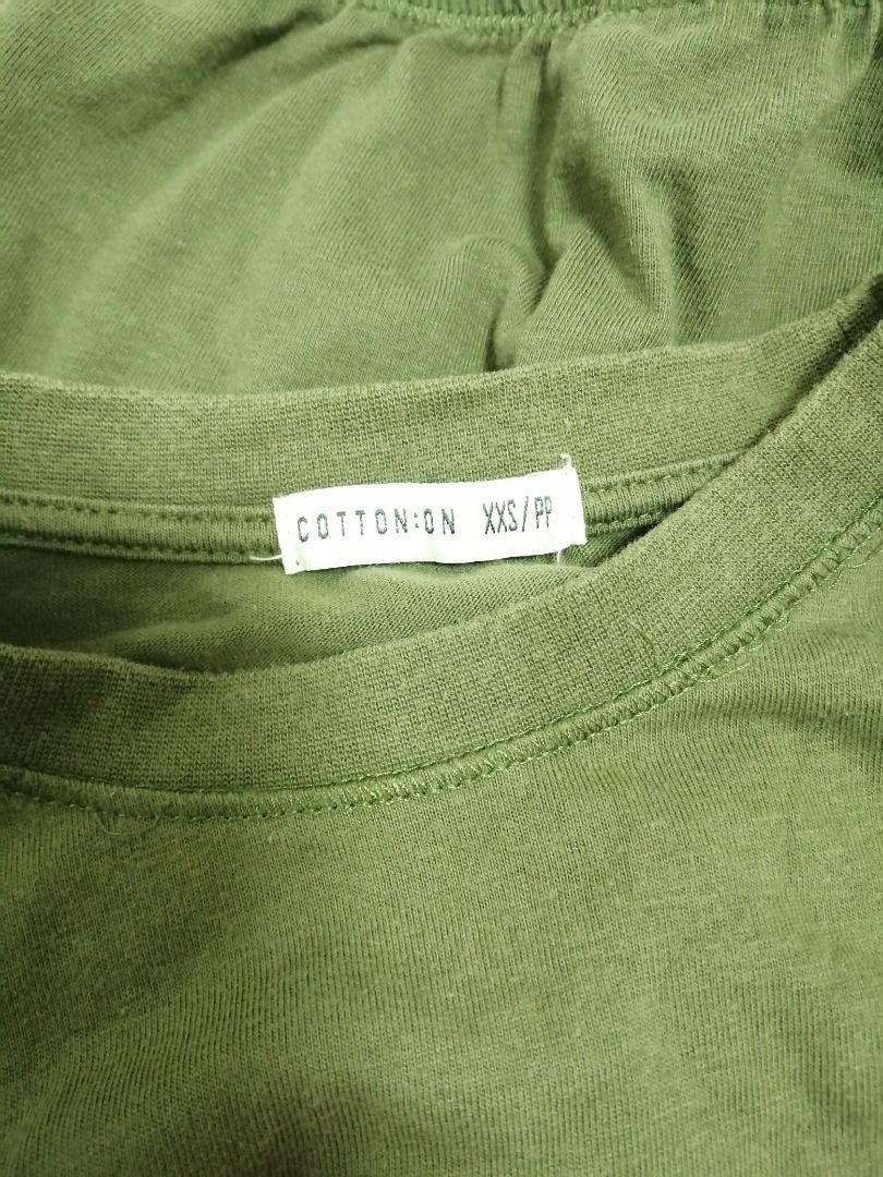 Cotton On Crop Top (Category: Others Tops) located in Liliw. Submitted by r.things (Listing ID 1419947519, Image 2). Description: Color may vary due to lightings and device's display settings..