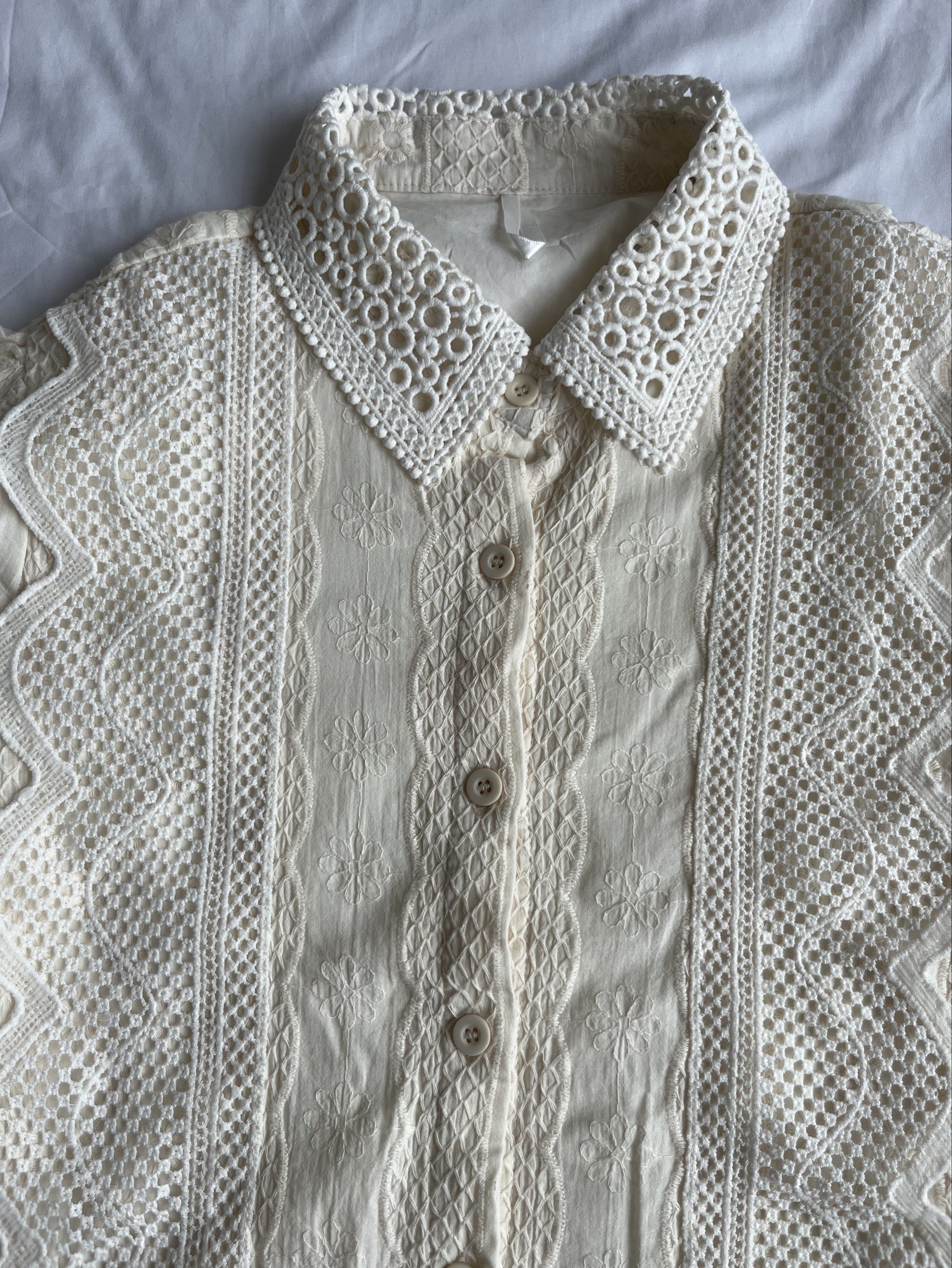 Cream Lace Blouse (Category: Blouses) located in Gombak. Submitted by nom882 (Listing ID 1419969573, Image 2). Description: .