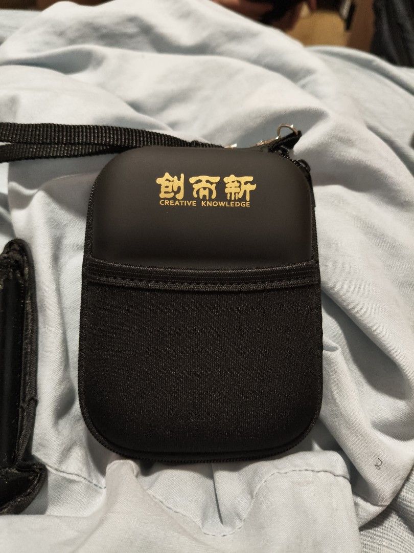Creative Knowledge Electronic Dictionary (Category: Other Gadgets) located in Singapore. Submitted by lyuxcen (Listing ID 1419919731, Image 1). Description: Comes with a protective case and a full keyboard for easy input. Perfect for students or anyone needing quick translations..