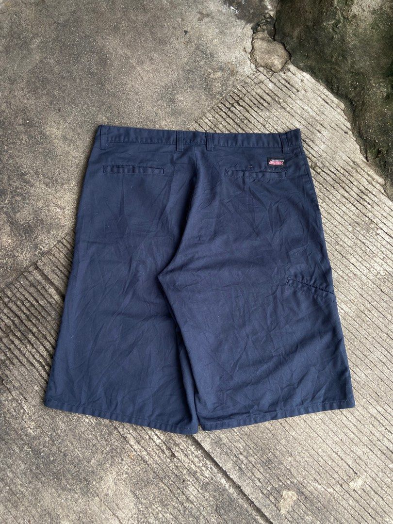 Dickies Double Patch (Category: Shorts) located in Antipolo. Submitted by ballerarus28386 (Listing ID 1419936227, Image 3). Description: Navy Dickies Double Patch W-36-37 L- 24 Thigh - 13.5 Leg open -12 Excellent Condition.