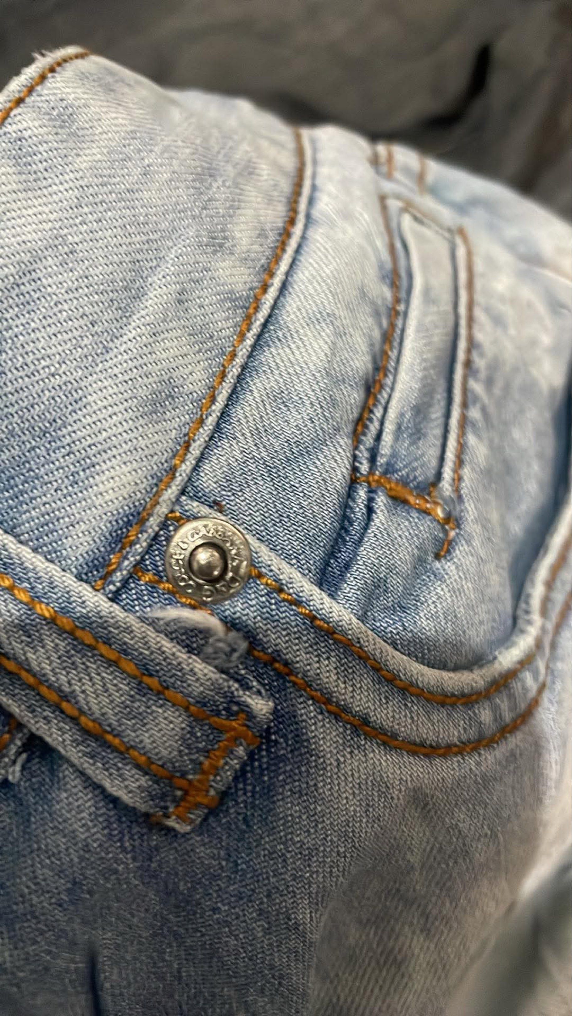 Dolce & Gabbana Light Wash Jeans (Category: Jeans) located in Manila. Submitted by rukasuu (Listing ID 1419946518, Image 2). Description: - Authentic Dolce & Gabbana jeans - Light wash - Features D&G logo on button and zipper - Leather patch on back - Made in Italy - Size 16.