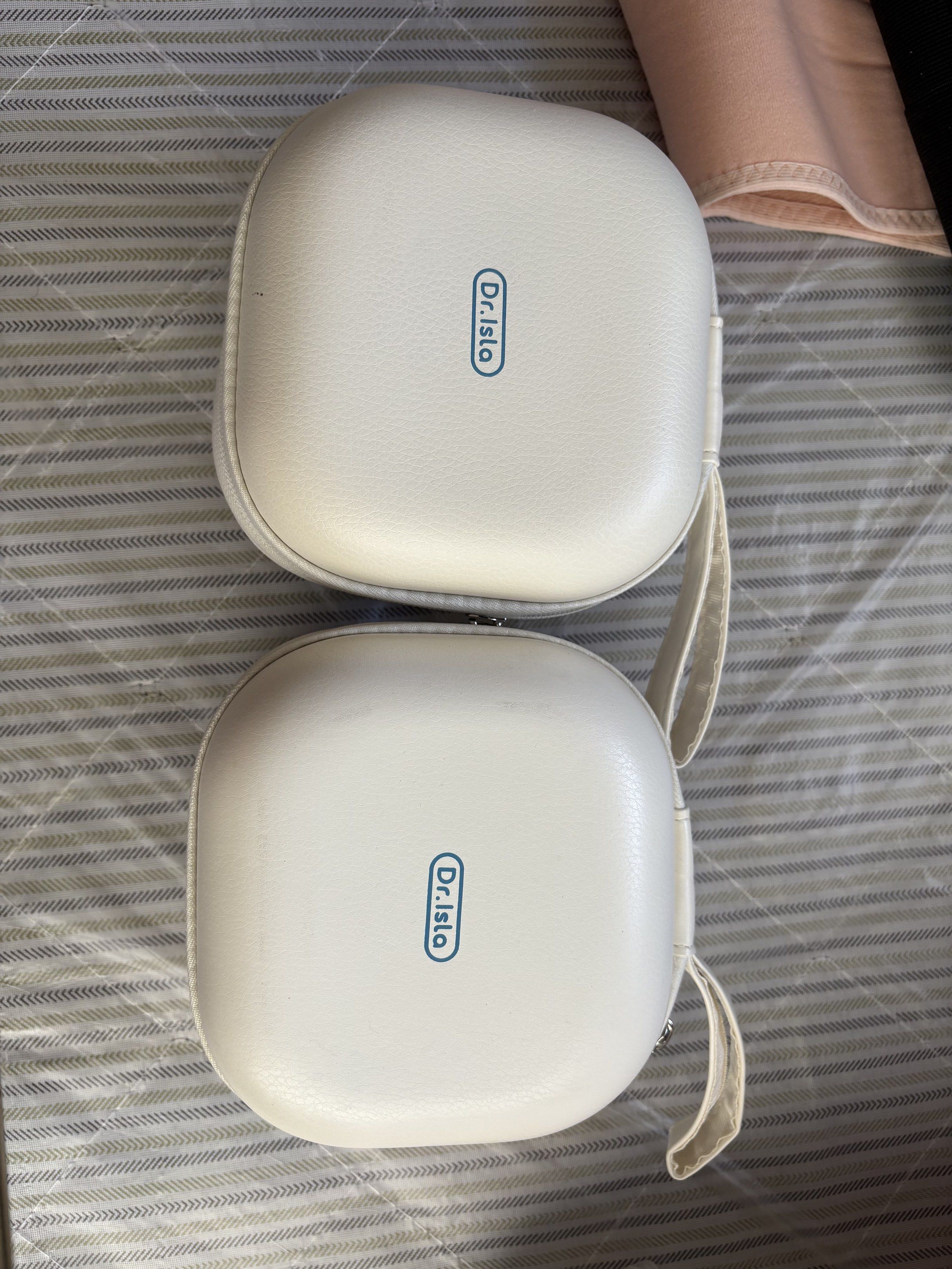 Dr. Isla 2pcs Wearable Breast Pump (Category: Breastfeeding & Bottle Feeding) located in Makati City. Submitted by asphh (Listing ID 1419871318, Image 2). Description: Selling for ₱1100 each, take both for ₱2000 - Two Dr. Isla wearable breast pumps included - Each pump comes with a storage box - with free breast milk storage bags - Ready for immediate use - Perfect for hands-free pumping - used few times only, mahina talaga ang milk supply ko so 