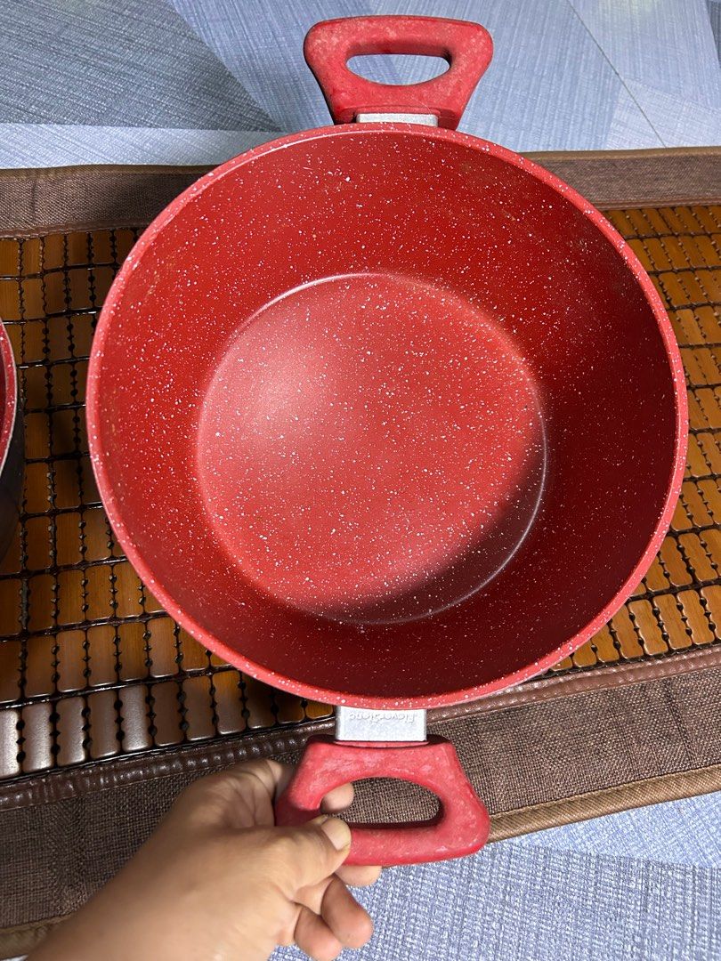 2pcs Flavorstone Deep Casserole Pans (Category: Other Kitchen Appliances) located in Quezon City. Submitted by jjsurplus_23 (Listing ID 1419836498, Image 3). Description: .