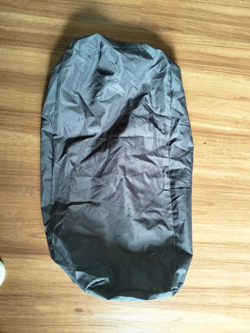 Graco Dust Bag (Pang stroller/crib) (Category: Strollers) located in Baguio. Submitted by toys_of_yesteryear (Listing ID 1419834185, Image 2). Description: 📌loc. Baguio 📌Graco dust bag, size nasa photo. used, no flaws. note: for graco stroller/crib or its accessories - Dimension is provided so you can check if kasya yung items nyo sa dust bag. *Black actual color - Graco stroller dust bag - Color: Black - Features the Graco logo - Dimensions: 2