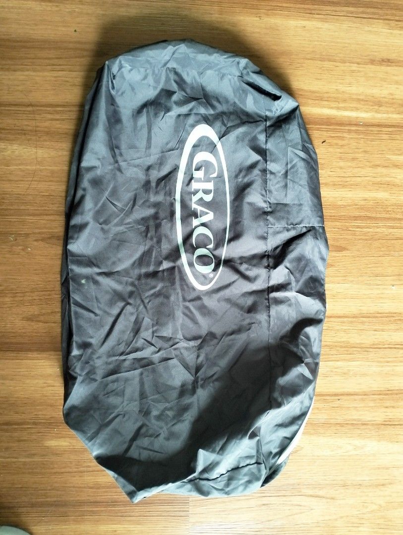Graco Dust Bag (Pang stroller/crib) (Category: Strollers) located in Baguio. Submitted by toys_of_yesteryear (Listing ID 1419834185, Image 3). Description: 📌loc. Baguio 📌Graco dust bag, size nasa photo. used, no flaws. note: for graco stroller/crib or its accessories - Dimension is provided so you can check if kasya yung items nyo sa dust bag. *Black actual color - Graco stroller dust bag - Color: Black - Features the Graco logo - Dimensions: 2
