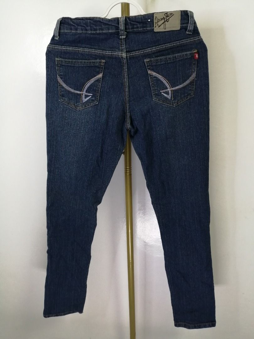 Hang Ten Dark Wash Jeans (Category: Jeans) located in Liliw. Submitted by r.things (Listing ID 1419939542, Image 2). Description: Size 27 Very Good Condition.