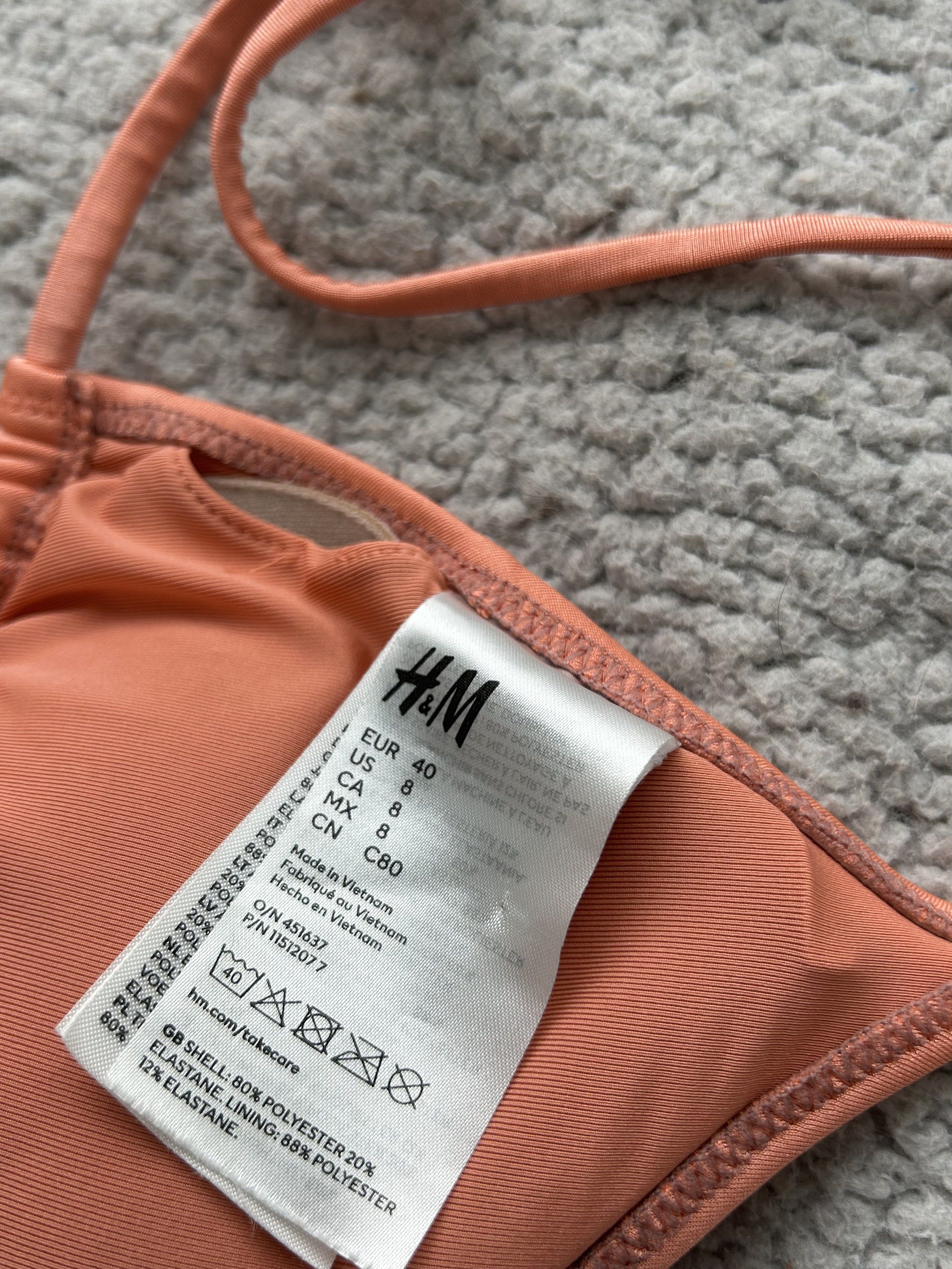 h&m bikini top in coral peach (Category: Bikinis & Swimsuits) located in Rizal. Submitted by curatedbylima (Listing ID 1419951946, Image 2). Description: h&m bikini top in coral peach - preloved - with minor flaws & pads are replaceable ✨ best fits L-semi XL PHP 140 modes of payment 💰 gcash 💰 gotyme 💰 maribank TERMS & CONDITIONS: 1. PAY WITHIN 24 HOURS. 2. ALL SALES ARE FINAL. 3. NO RETURNS, EXCHANGES OR REFUNDS WILL BE ACCEPTED. 4. ALL ITEM D