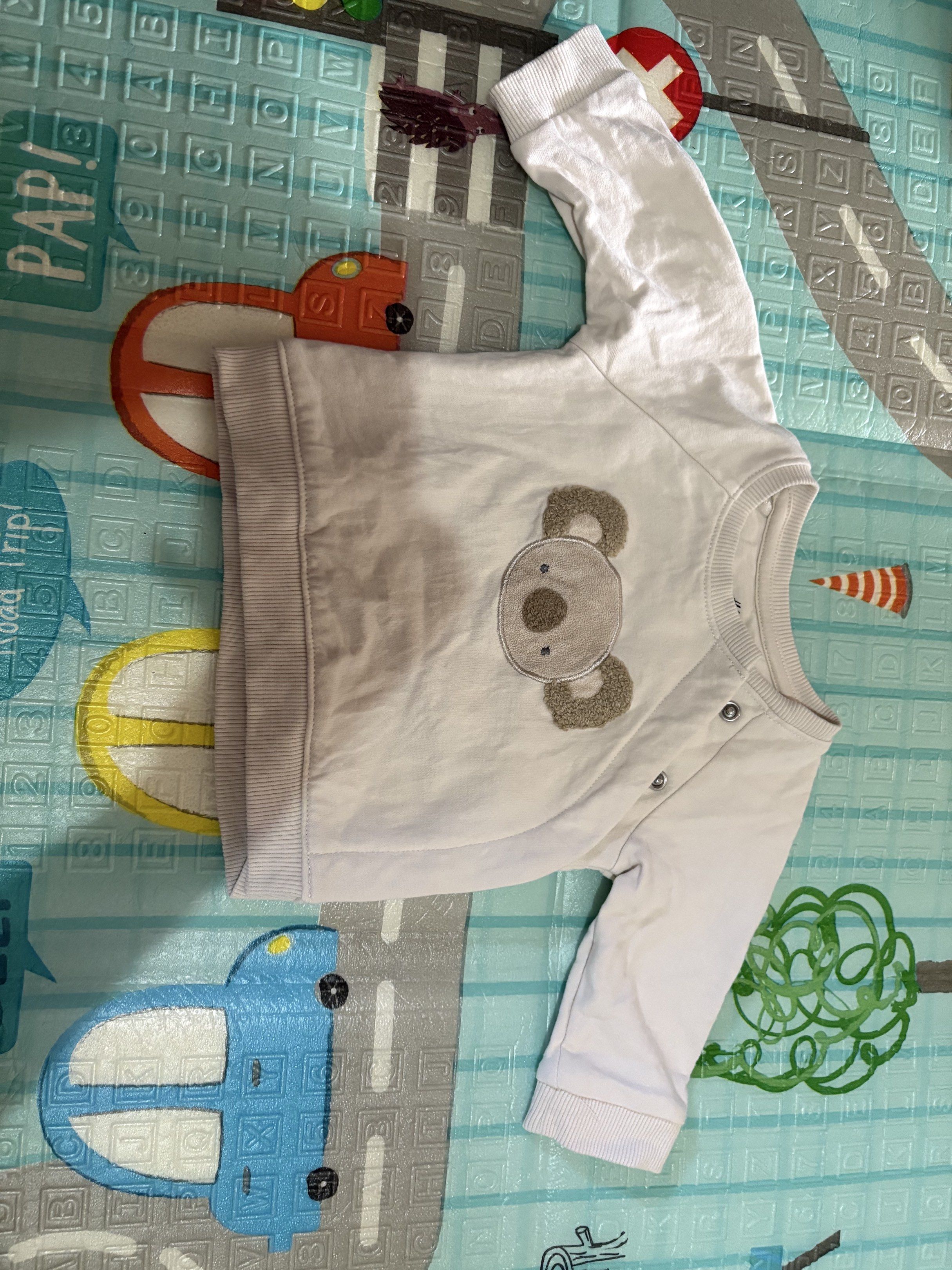 H&M Koala Outfit - newborn (Category: Babies & Kids Fashion) located in Makati City. Submitted by asphh (Listing ID 1419866801, Image 3). Description: H&M newborn set - doesn't fit our newborn, wasnt able to use it only washed.