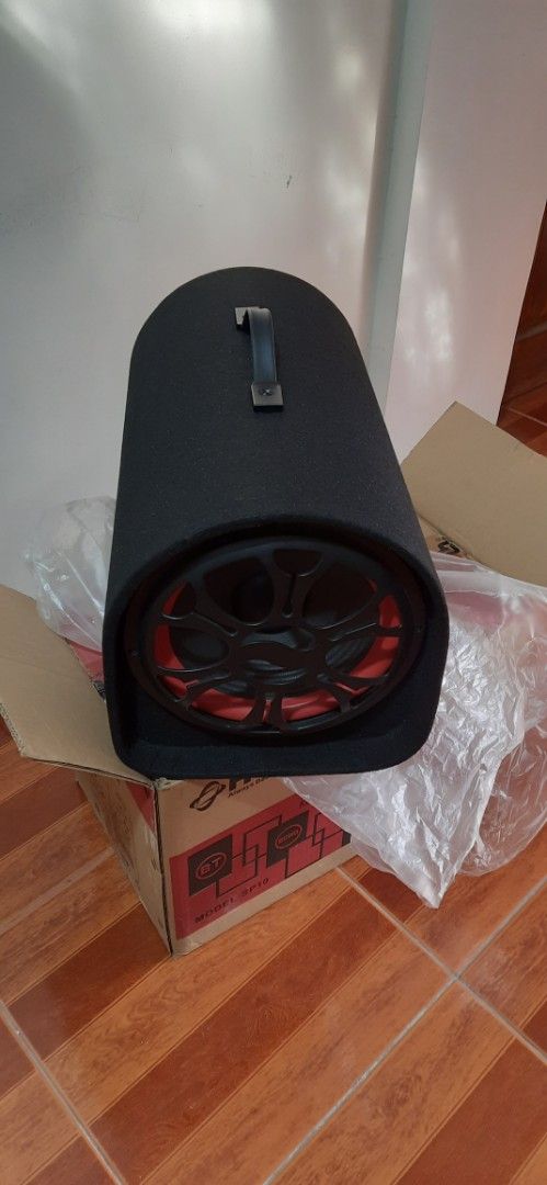 HUG Bluetooth Speaker SP10 (Category: Soundbars, Speakers & Amplifiers) located in Makati City. Submitted by velz78 (Listing ID 1419849387, Image 3). Description: - HUG Advanced Car Subwoofer SP10 - Bluetooth and Karaoke functionality - Cylindrical design - Color: Black - Includes: Subwoofer, carrying case, and accessories - Model: SP10.